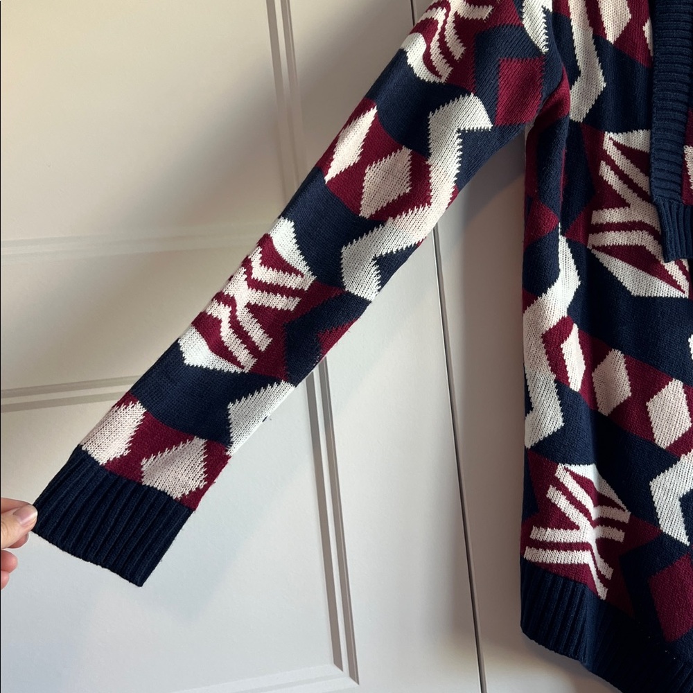 Charlotte Russe‎ Red and Navy Knit Sweater - Picture 4 of 9